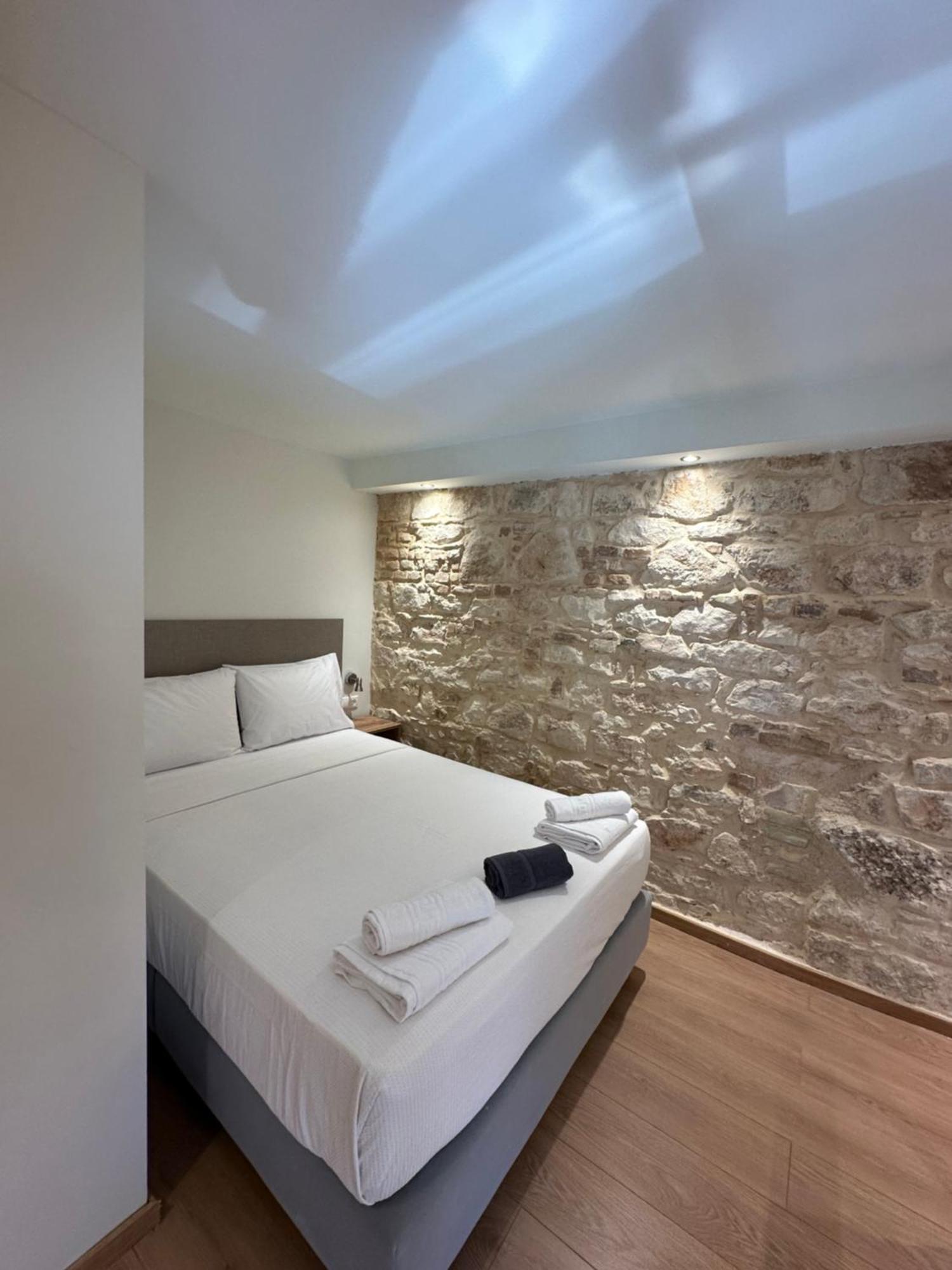 Q Rocco Apartments, Corfu Town Esterno foto