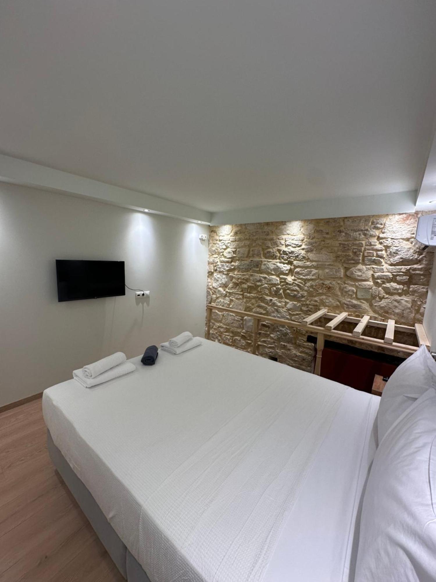 Q Rocco Apartments, Corfu Town Esterno foto